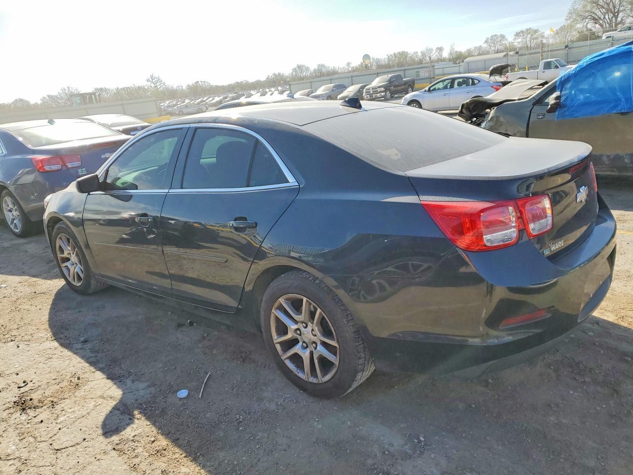 2014 Chevrolet Malibu 1Lt - Фото 2