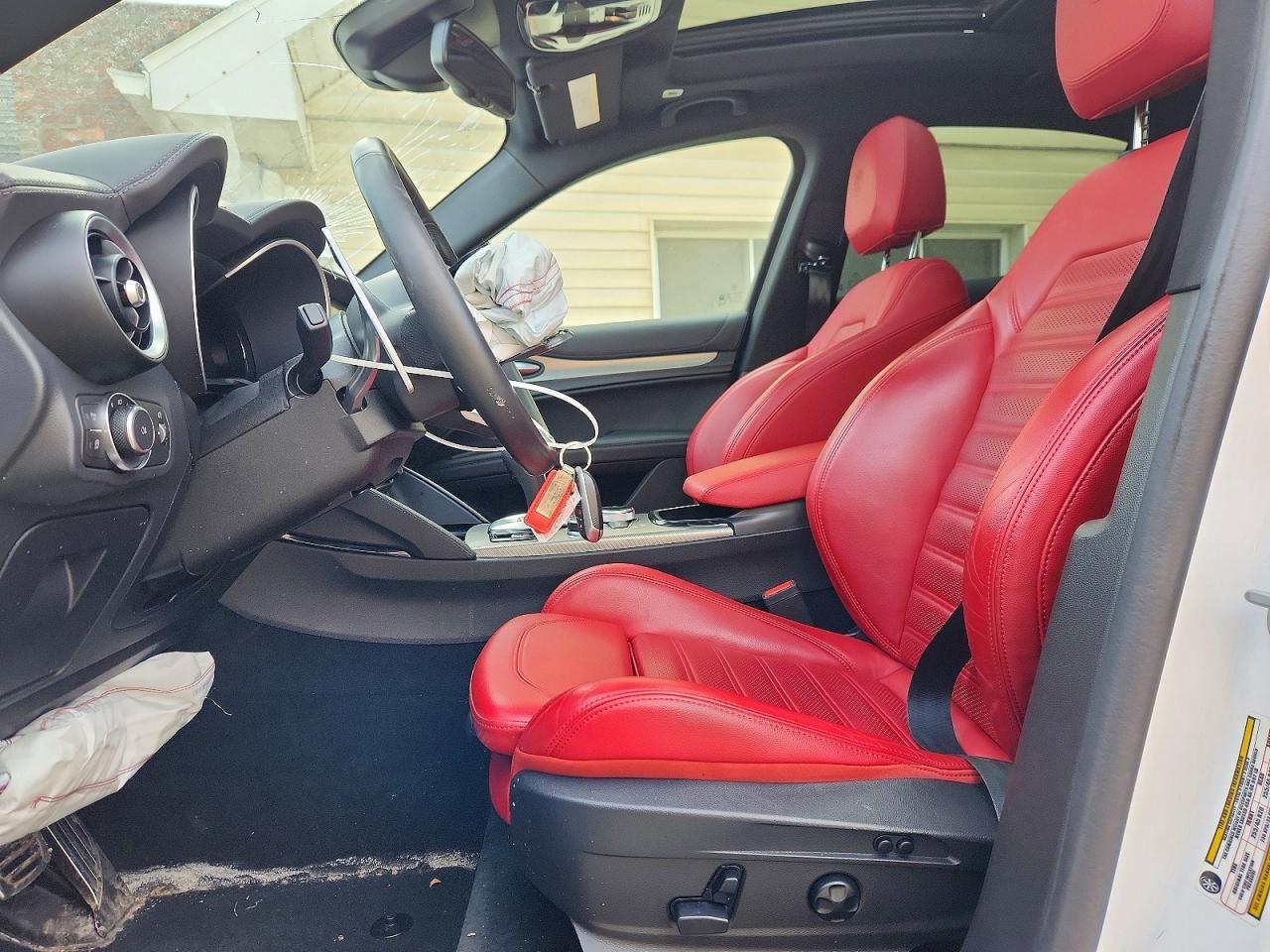 2024 Alfa Romeo Stelvio Ti - Image 7