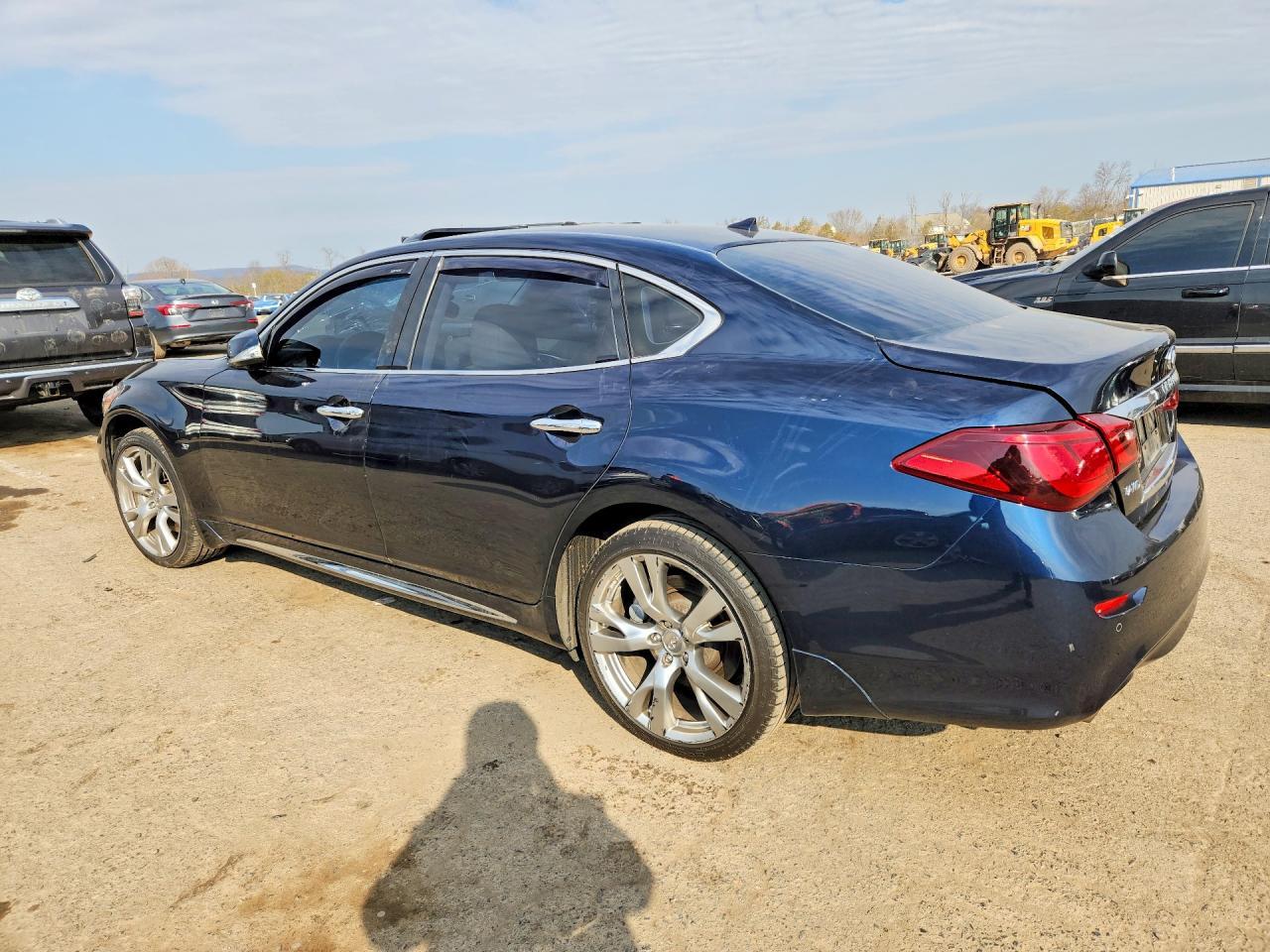 2016 Infiniti Q70L 3.7 - Image 2