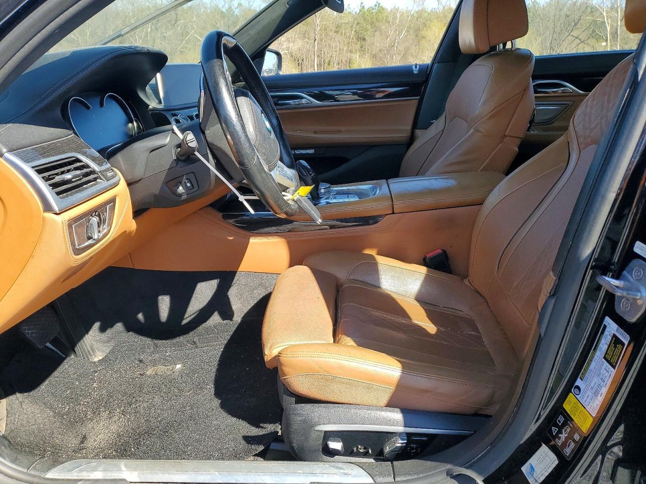 2016 BMW 750 Xi - Image 7