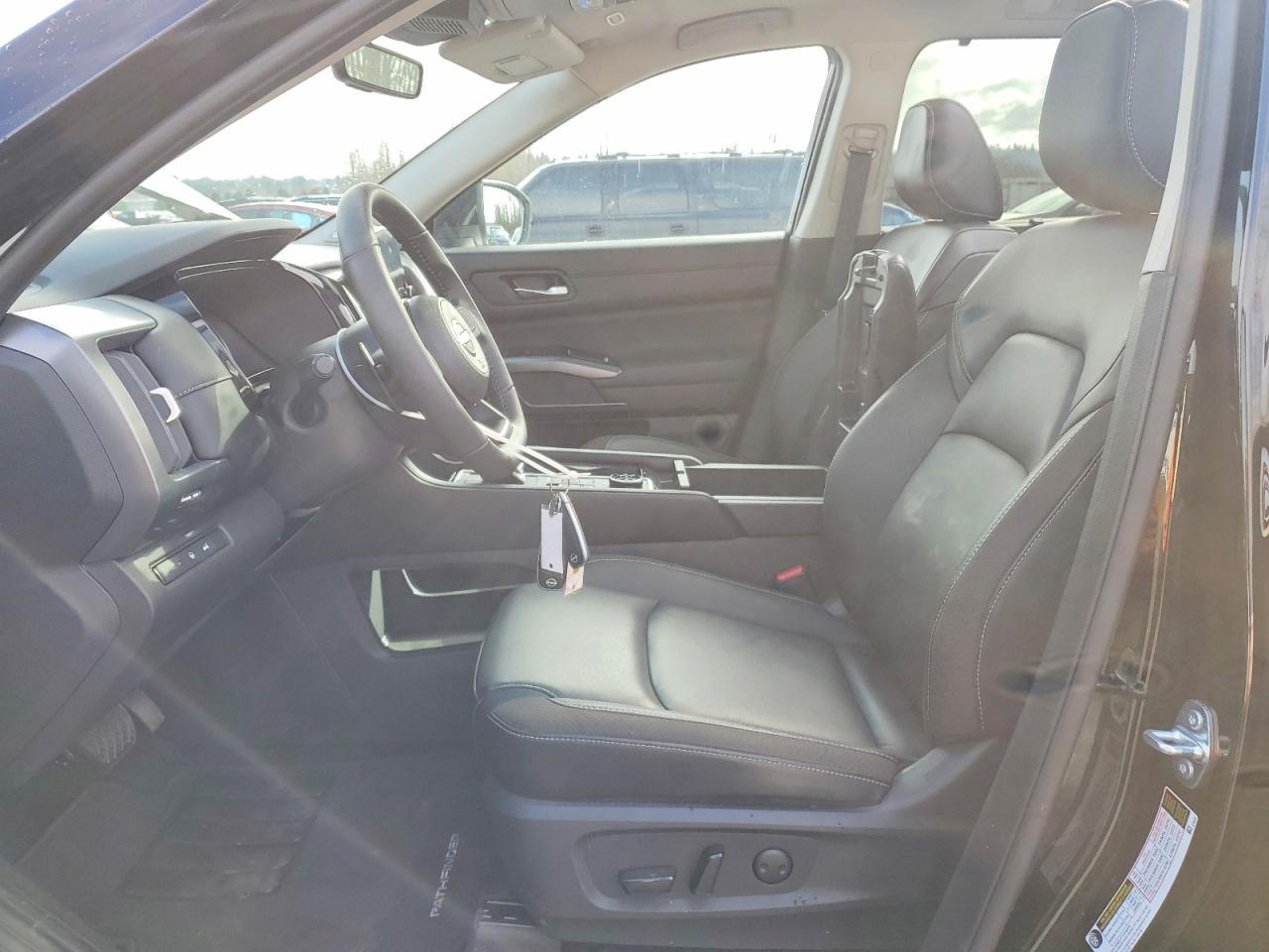 2025 Nissan Pathfinder Sl - Image 7