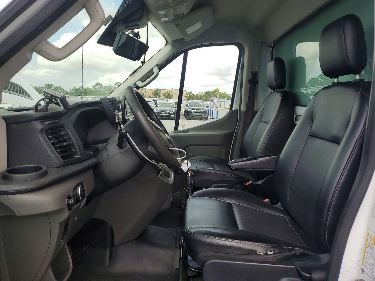 2021 Ford Transit Delivery Truck - Фото 7