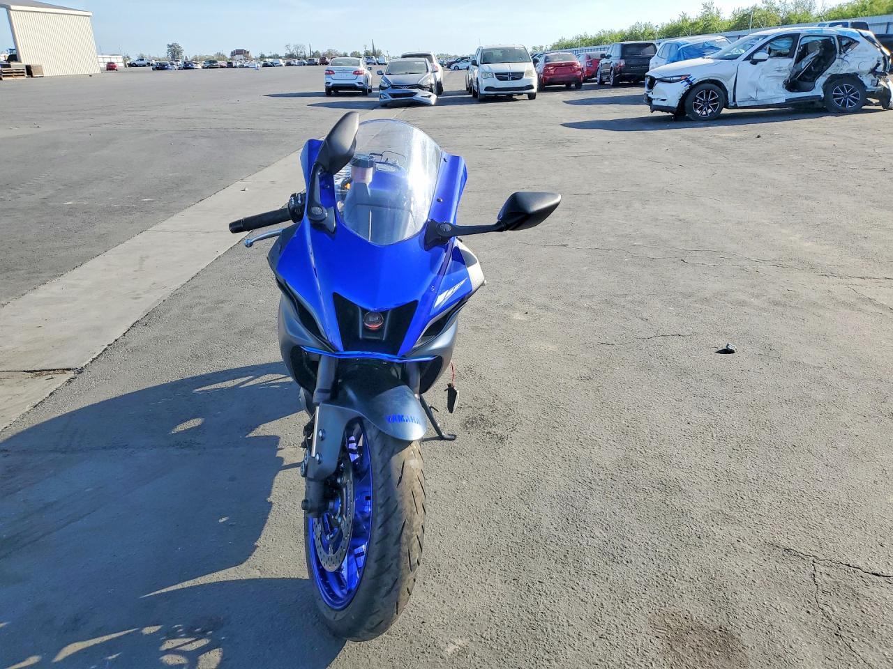 2023 Yamaha Yzfr7 - Фото 2