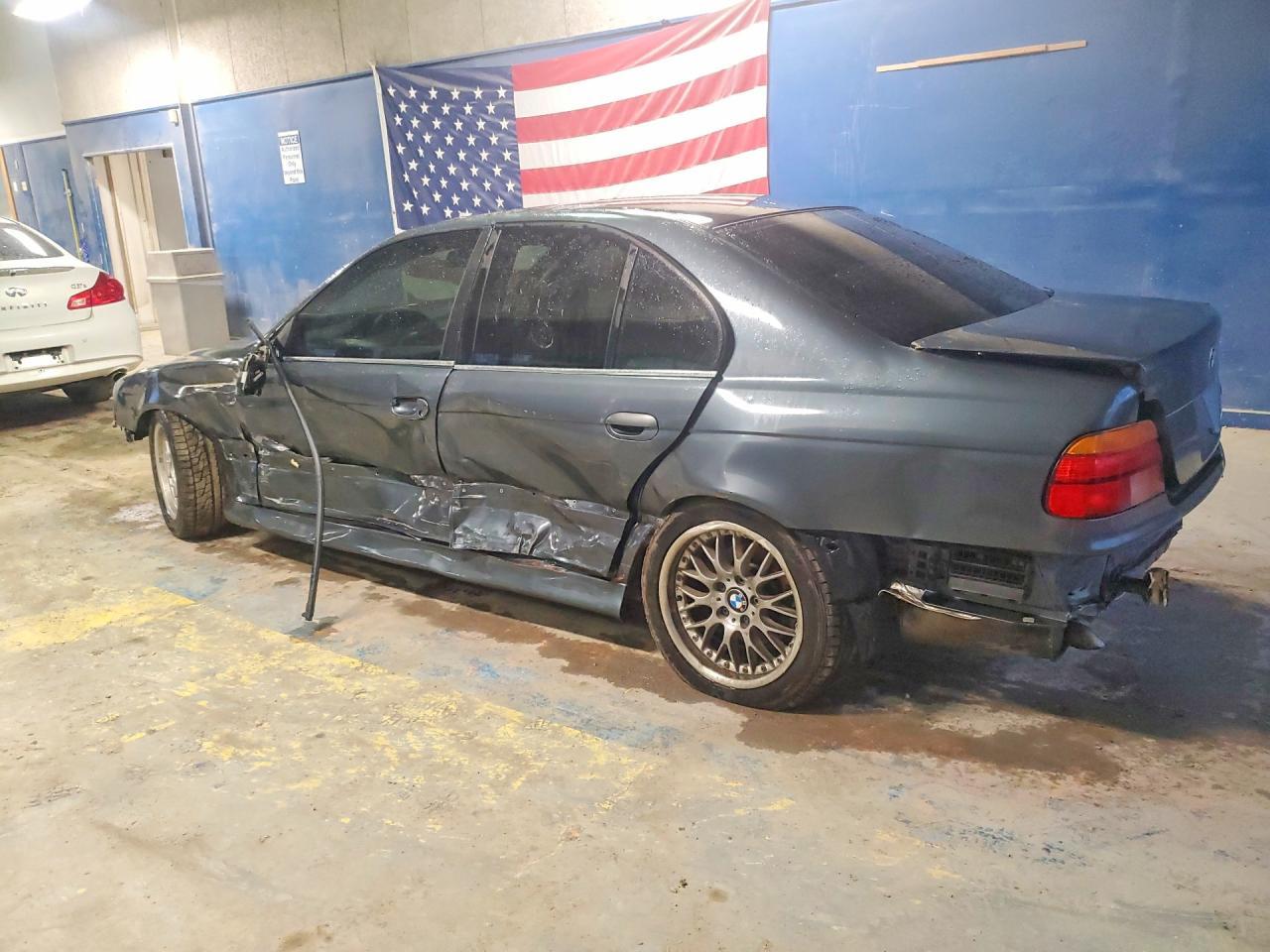 2000 BMW 528 I - Image 2