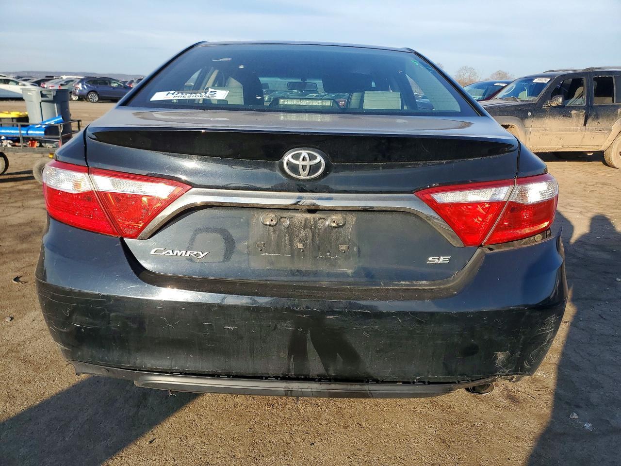 2015 Toyota Camry Se - Image 6