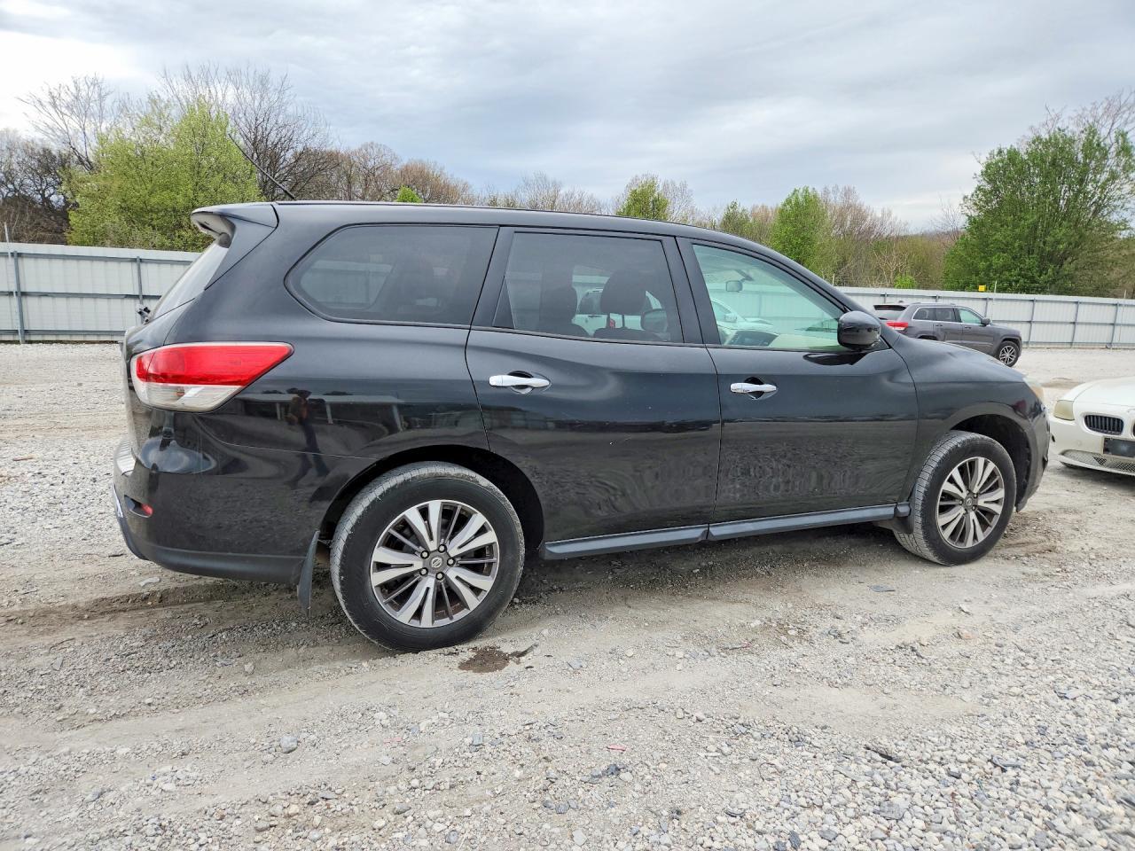 2014 Nissan Pathfinder S - Фото 3