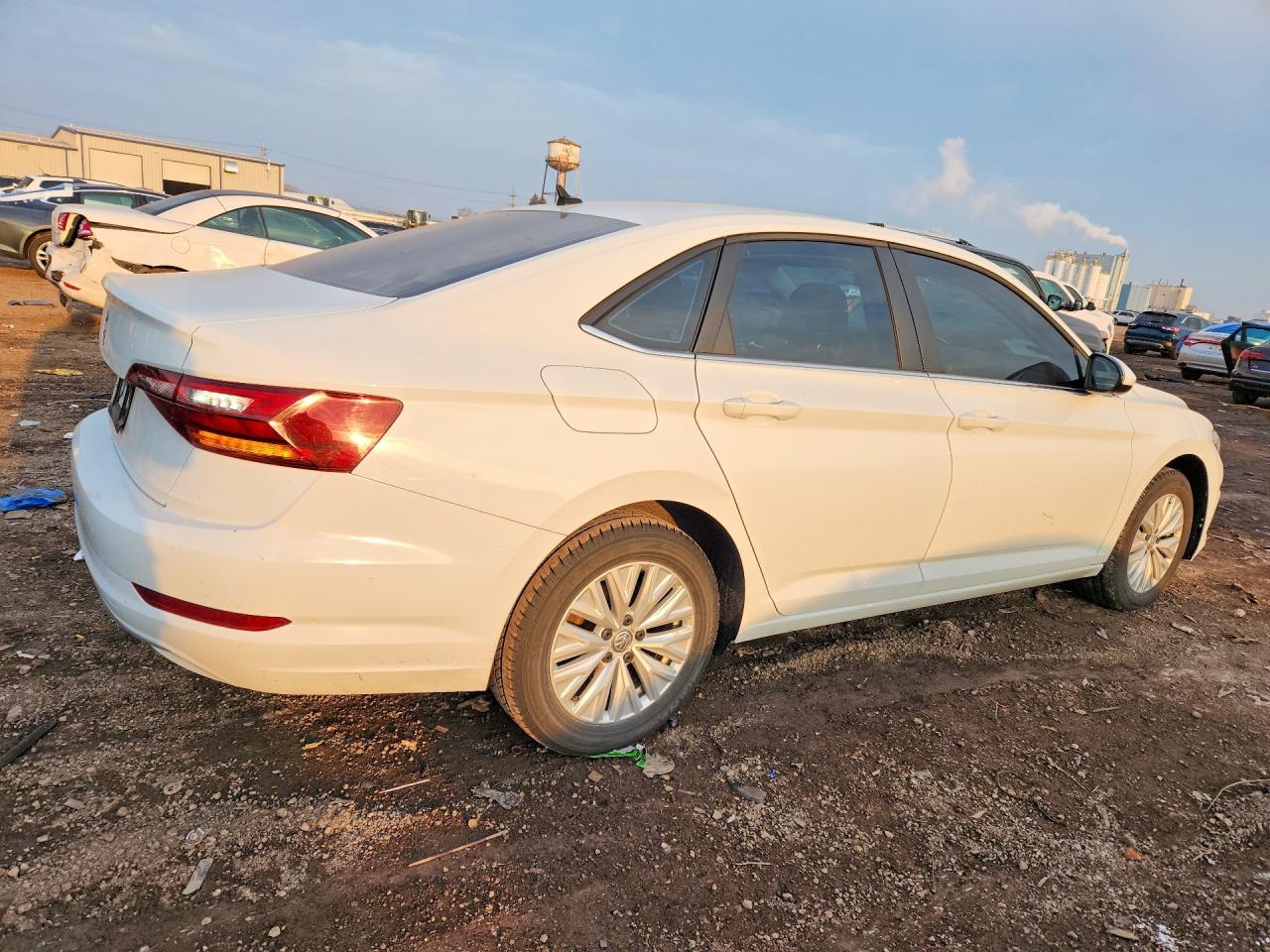 2019 Volkswagen Jetta S - Фото 3