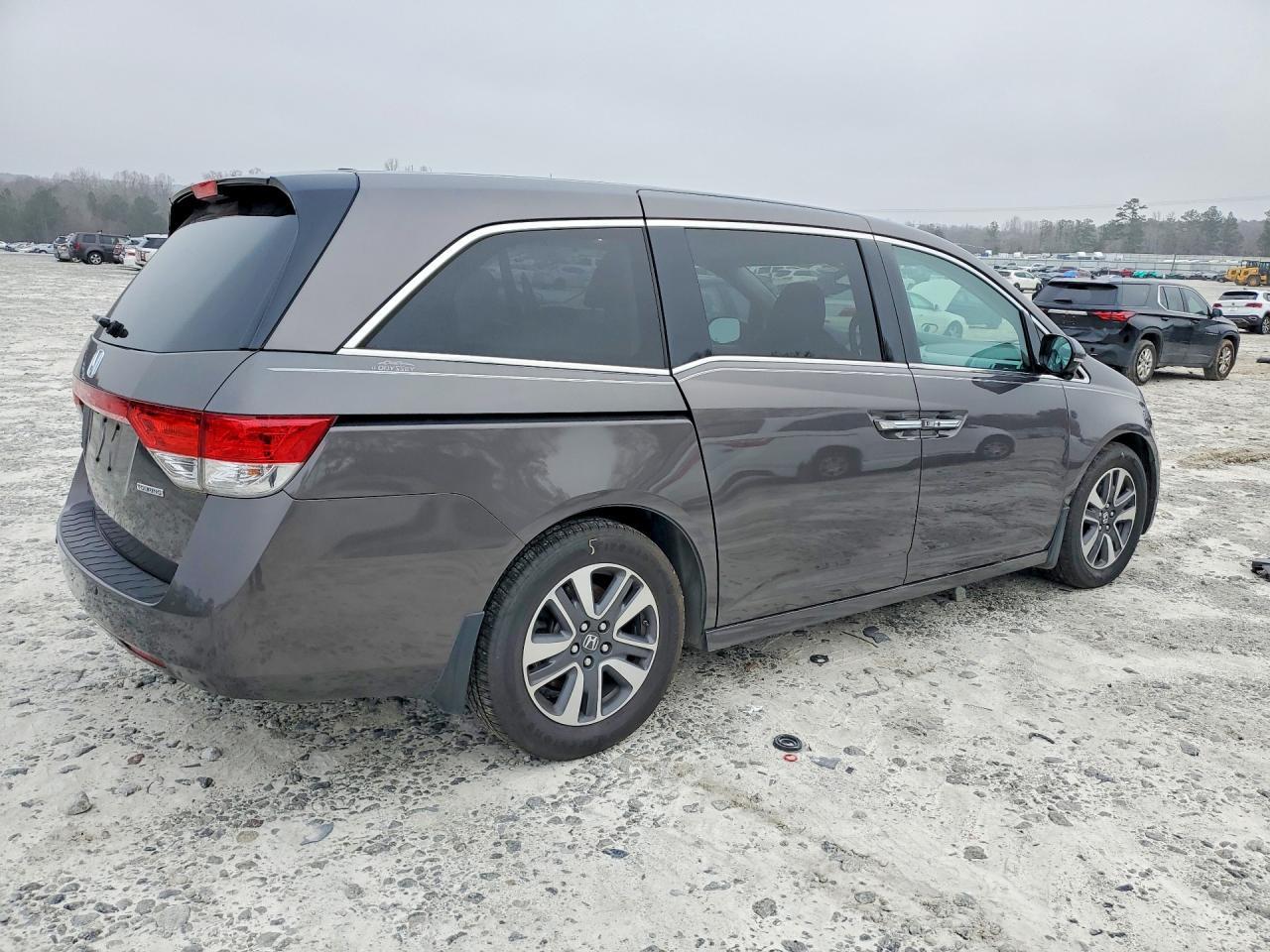 2016 Honda Odyssey Touring - Фото 3
