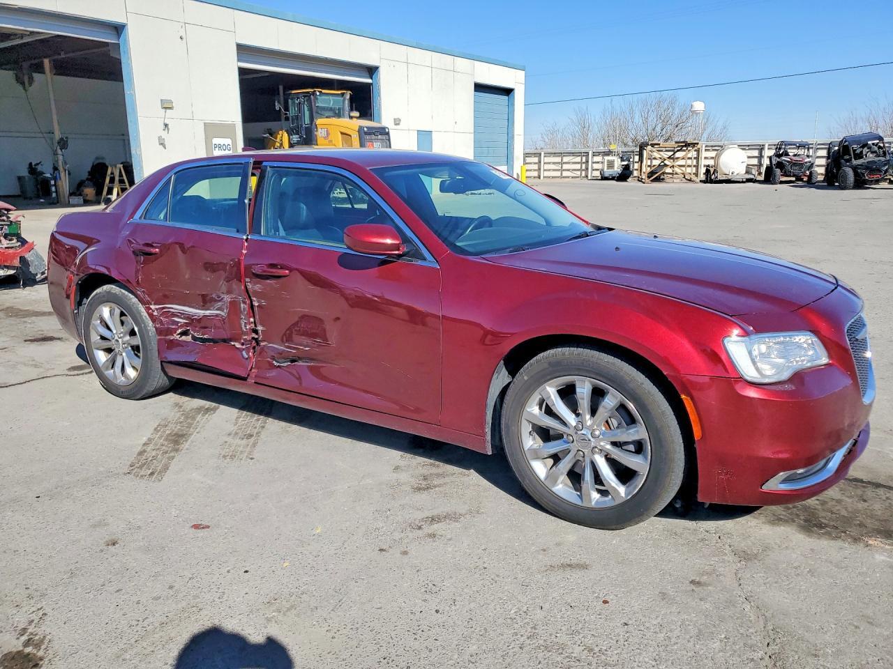 2016 Chrysler 300 Limited - Фото 4