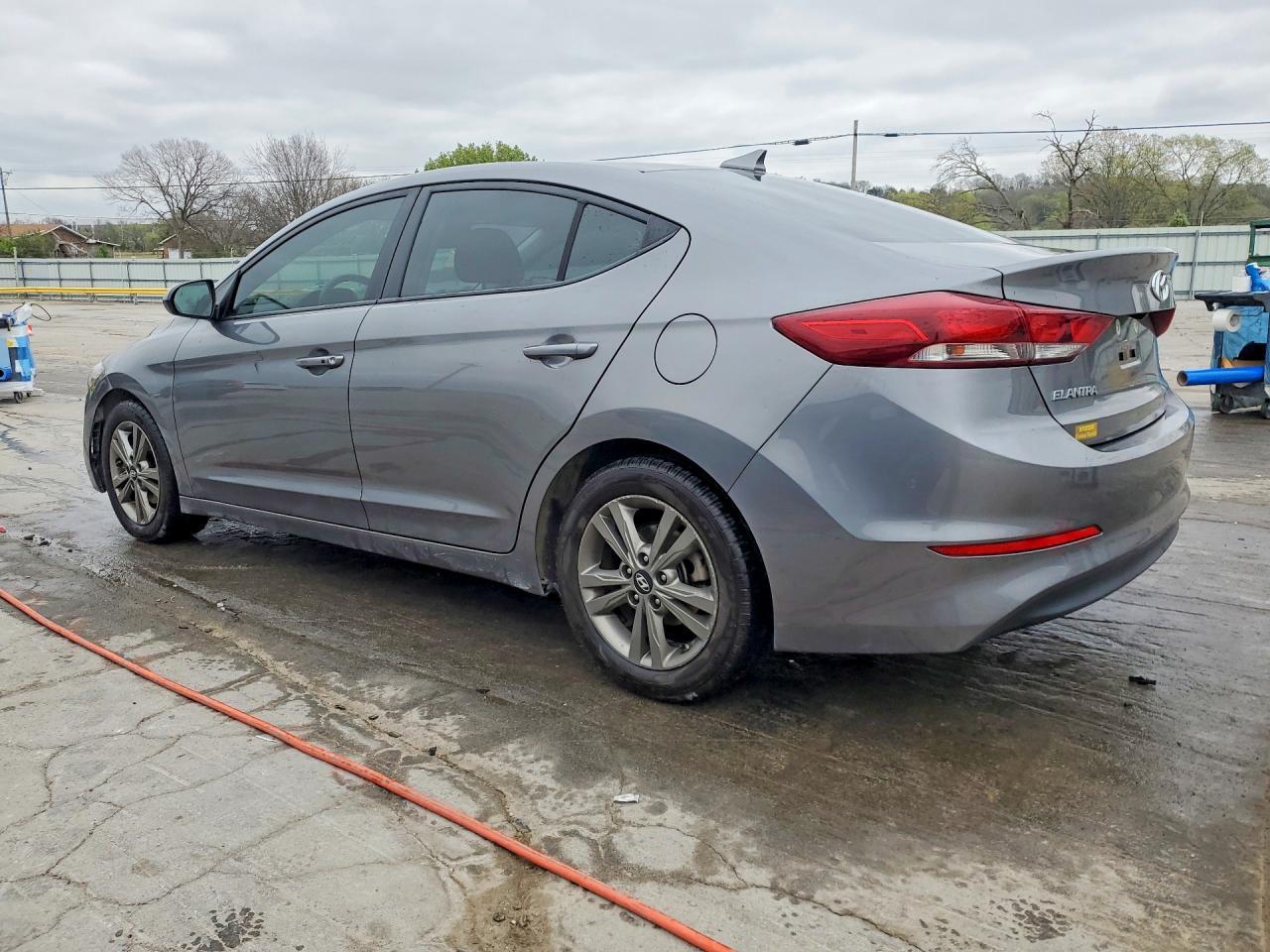 2018 Hyundai Elantra Value Edition - Фото 2