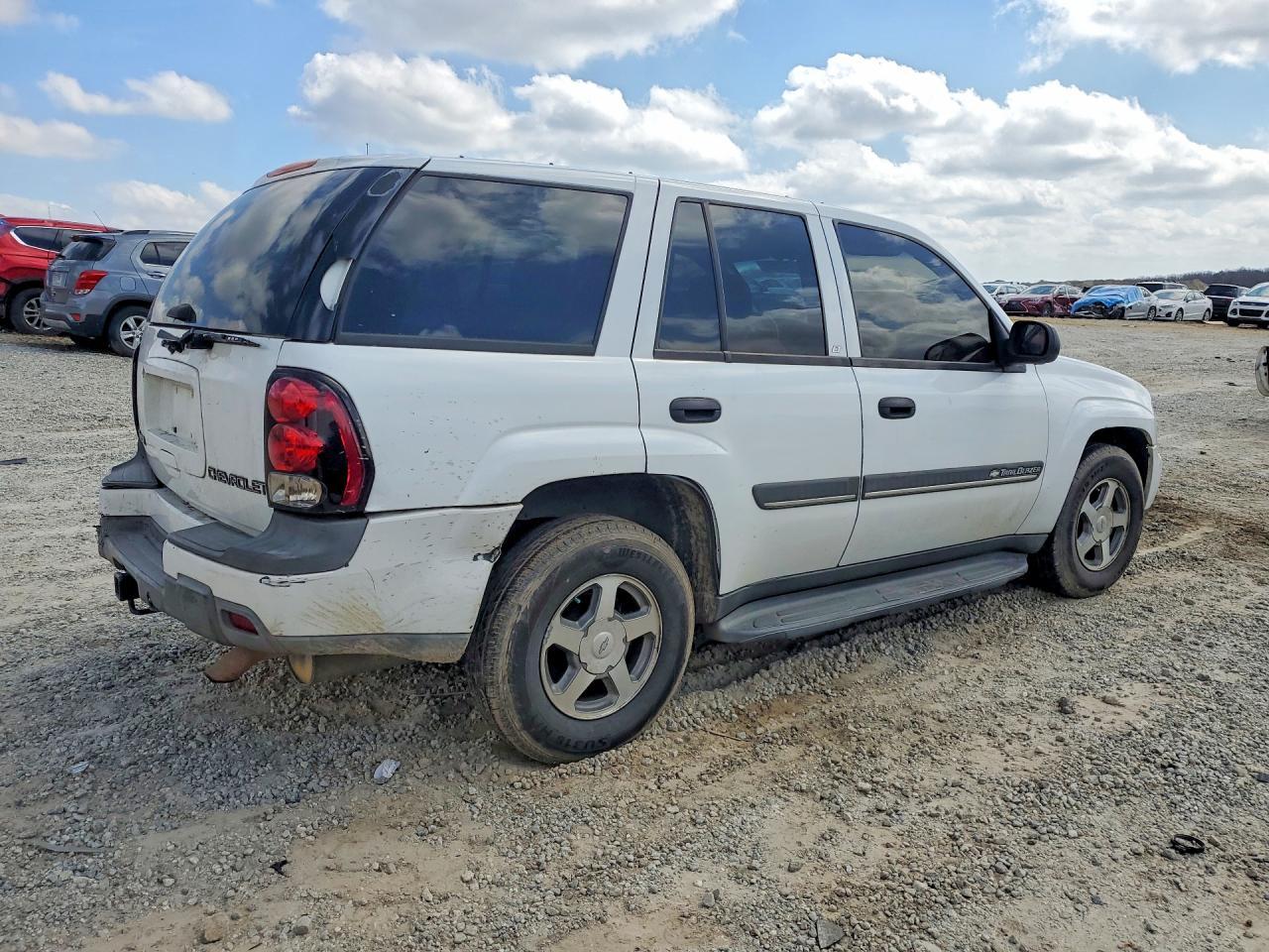 2002 Chevrolet Trailblazer - Image 3