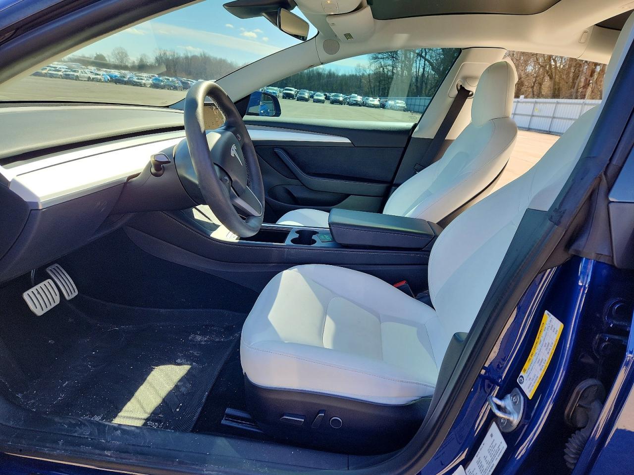 2022 Tesla Model 3 - Image 7