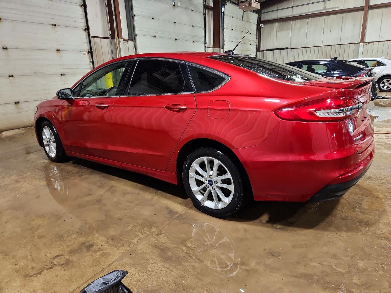 2020 Ford Fusion Titanium - Фото 2