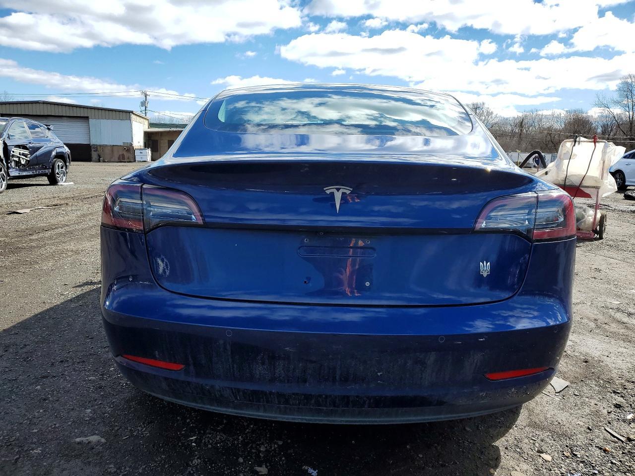 2018 Tesla Model 3 - Фото 6