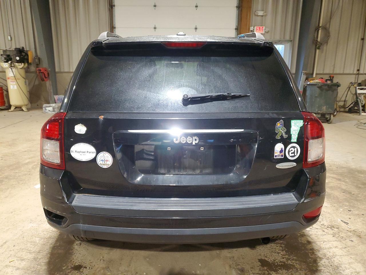 2017 Jeep Compass Latitude - Image 6