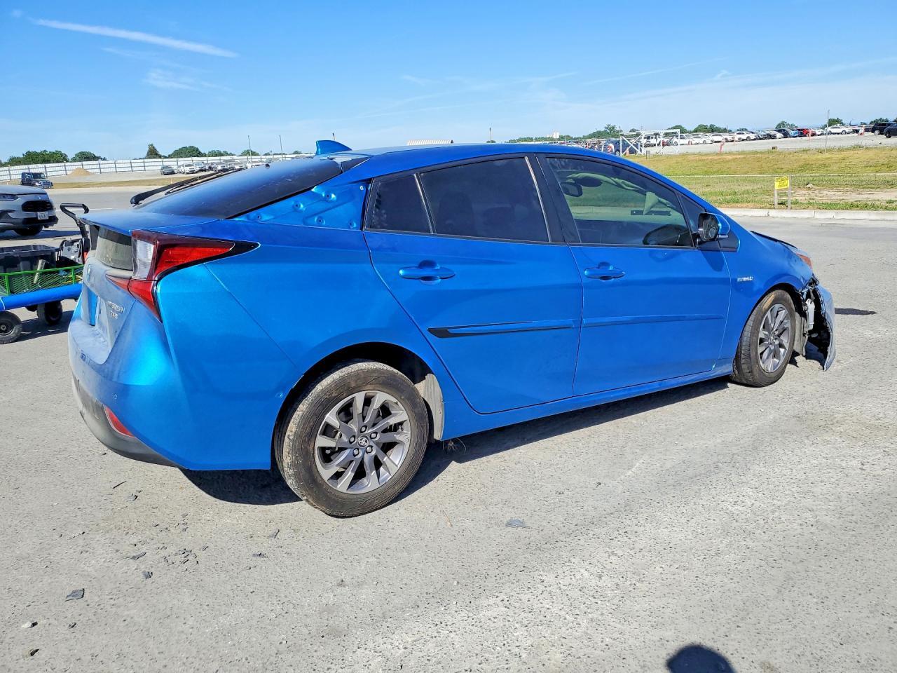 2022 Toyota Prius Xle - Фото 3