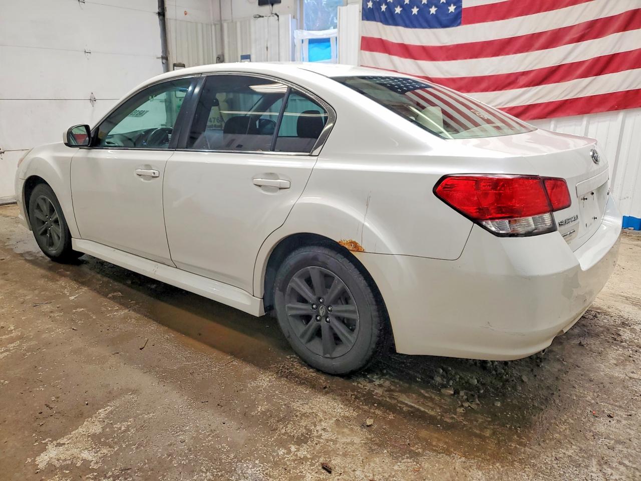 2012 Subaru Legacy - Image 2