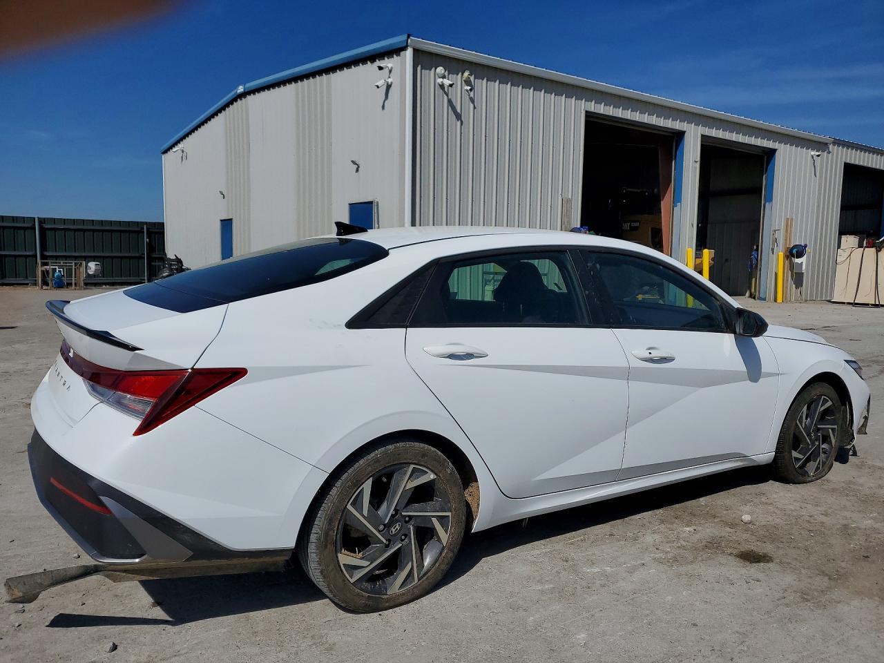 2025 Hyundai Elantra Sel Sport - Фото 3