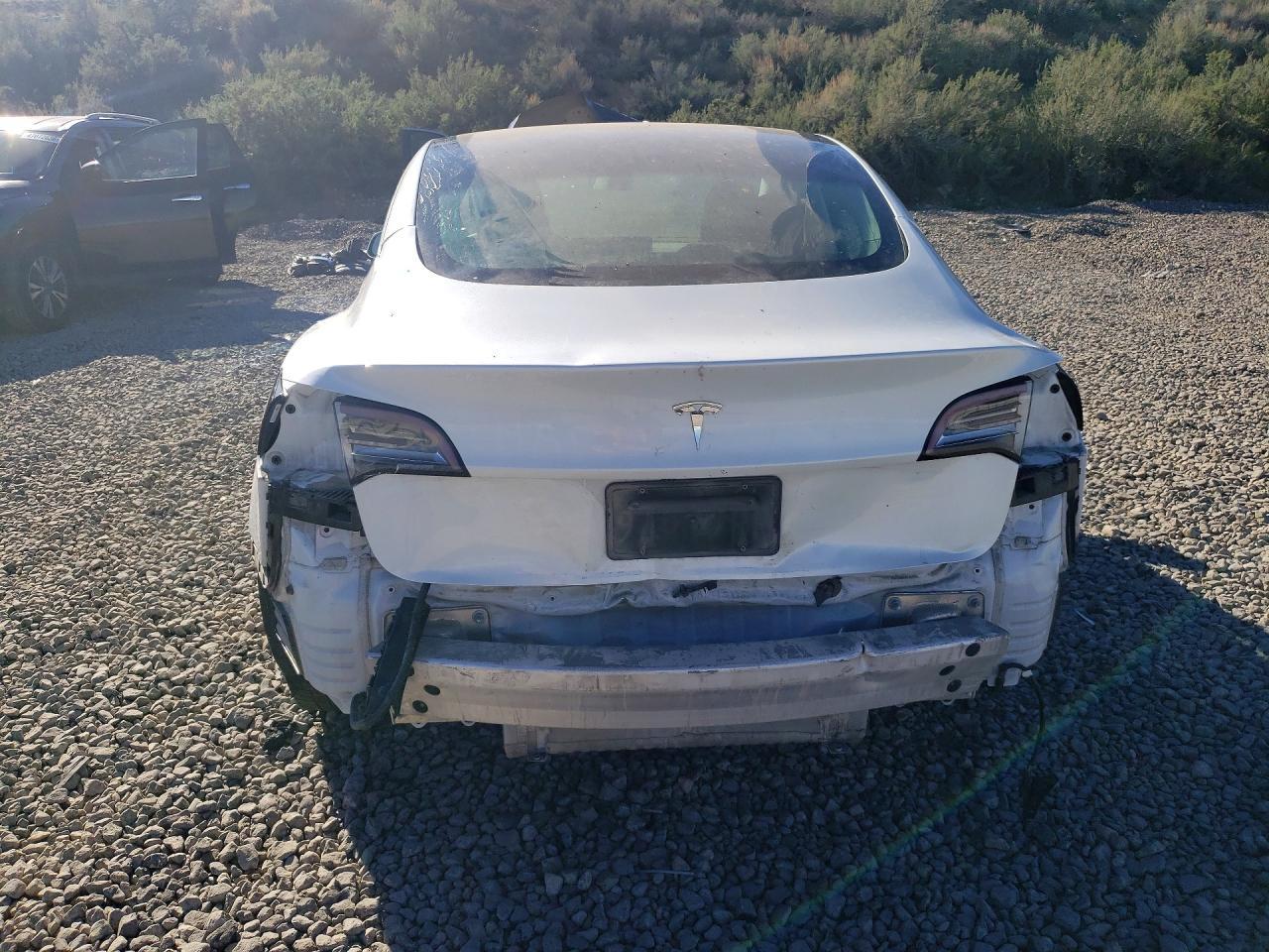 2020 Tesla Model 3 - Фото 6