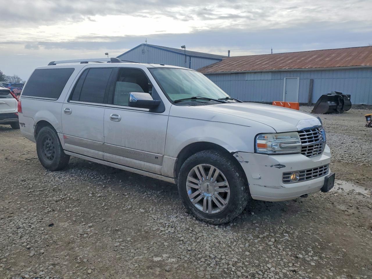 2010 Lincoln Navigator L - Image 4