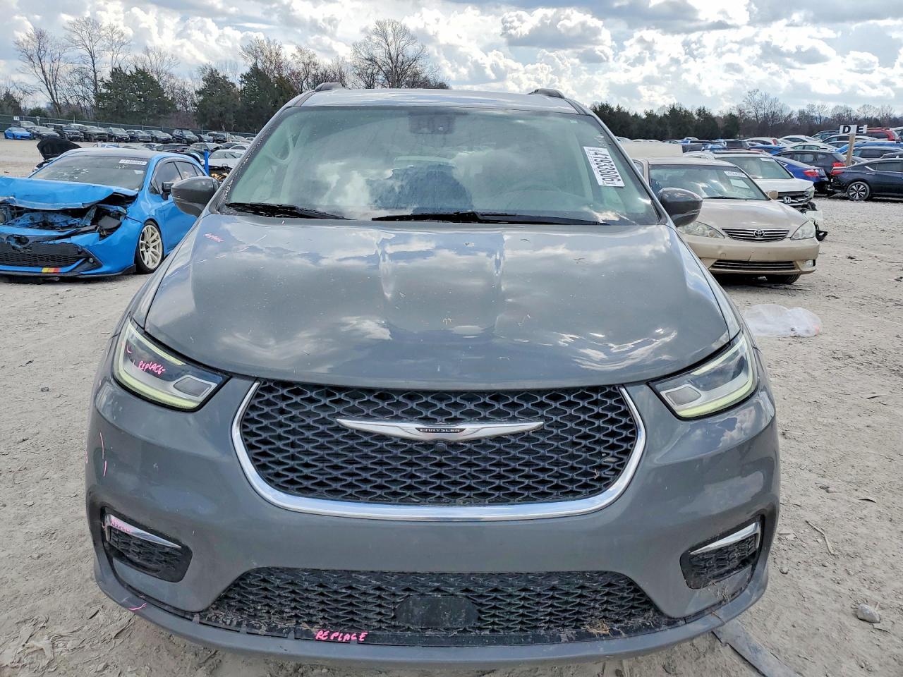 2022 Chrysler Pacifica Touring L - Фото 5
