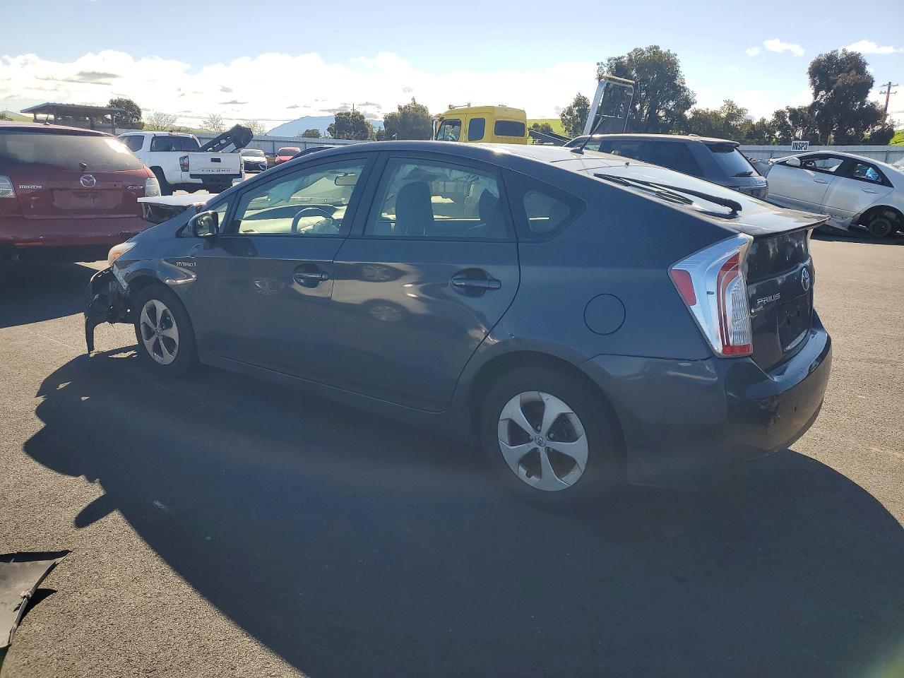 2015 Toyota Prius - Фото 2