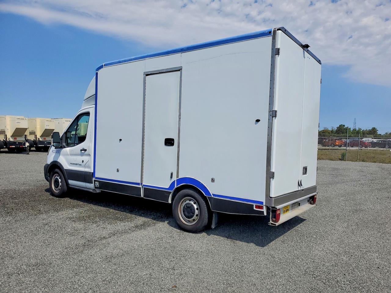 2021 Ford Transit Delivery Truck - Фото 2