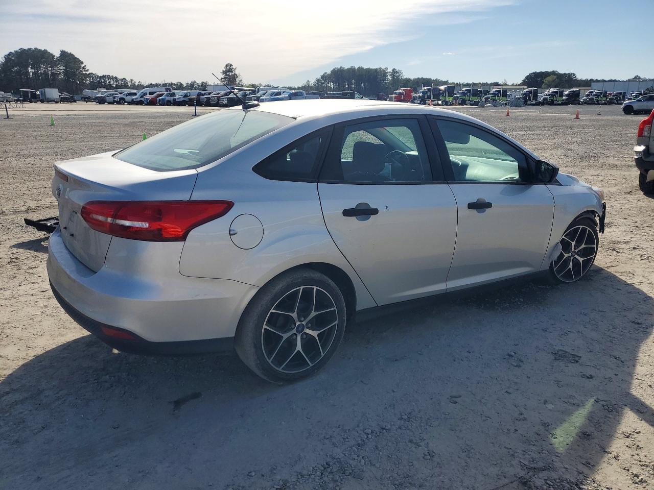 2018 Ford Focus S - Фото 3
