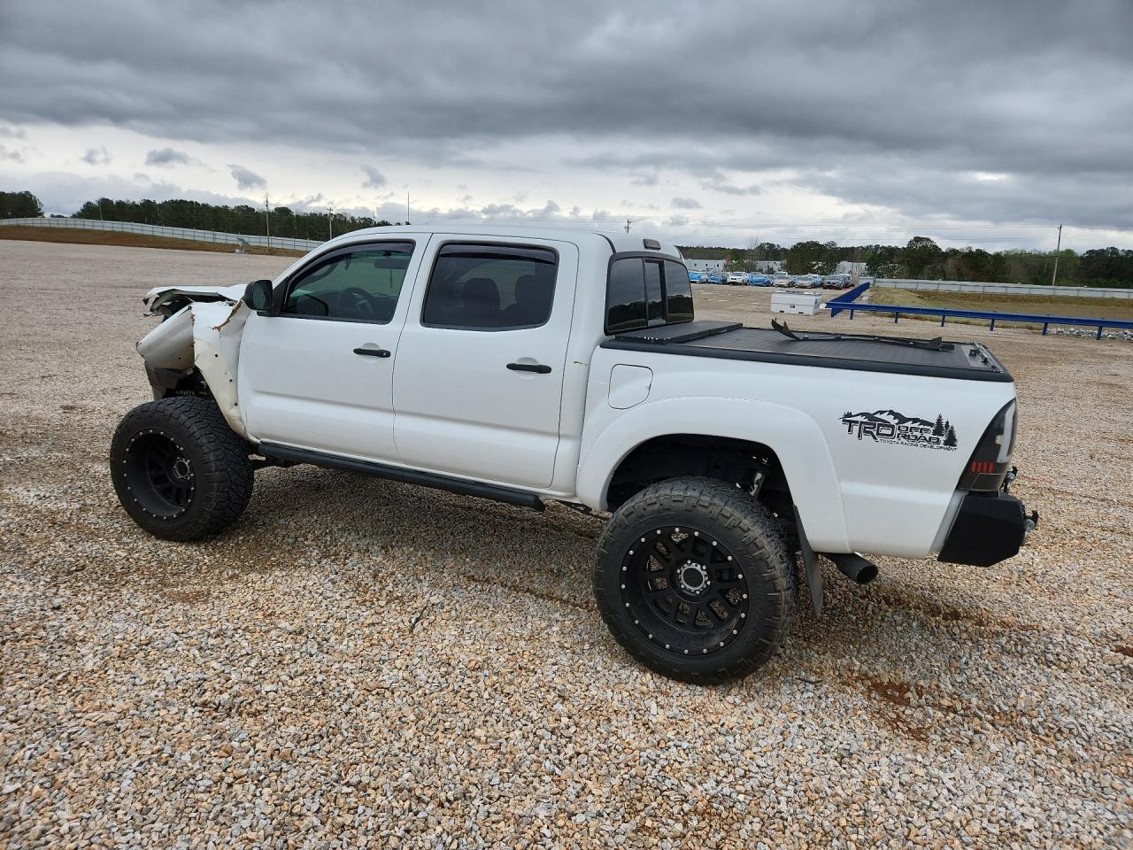 2007 Toyota Tacoma V6 - Image 2