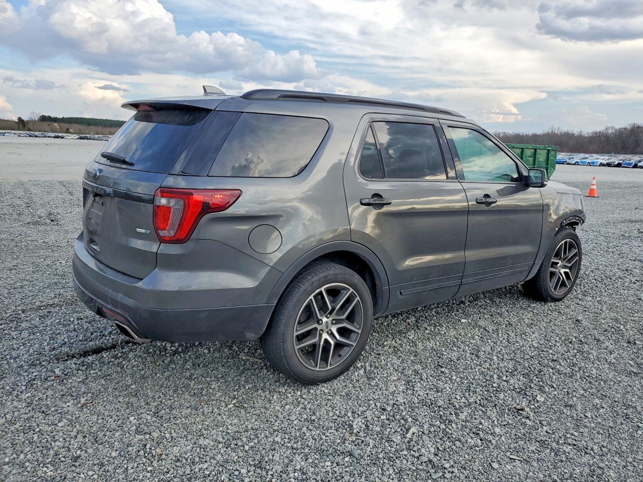 2016 Ford Explorer Sport - Фото 3