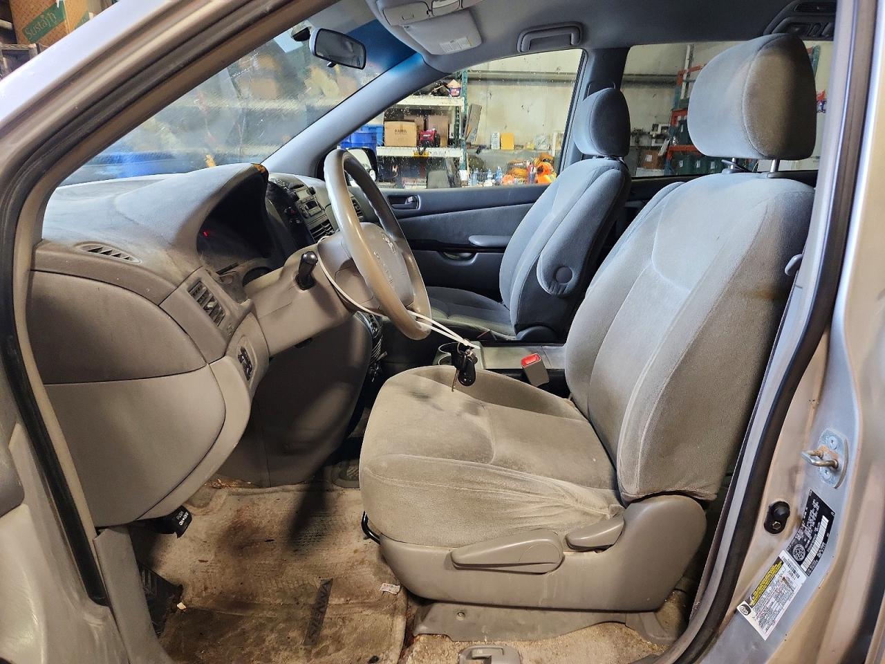 2005 Toyota Sienna Ce 7 Passenger - Фото 7