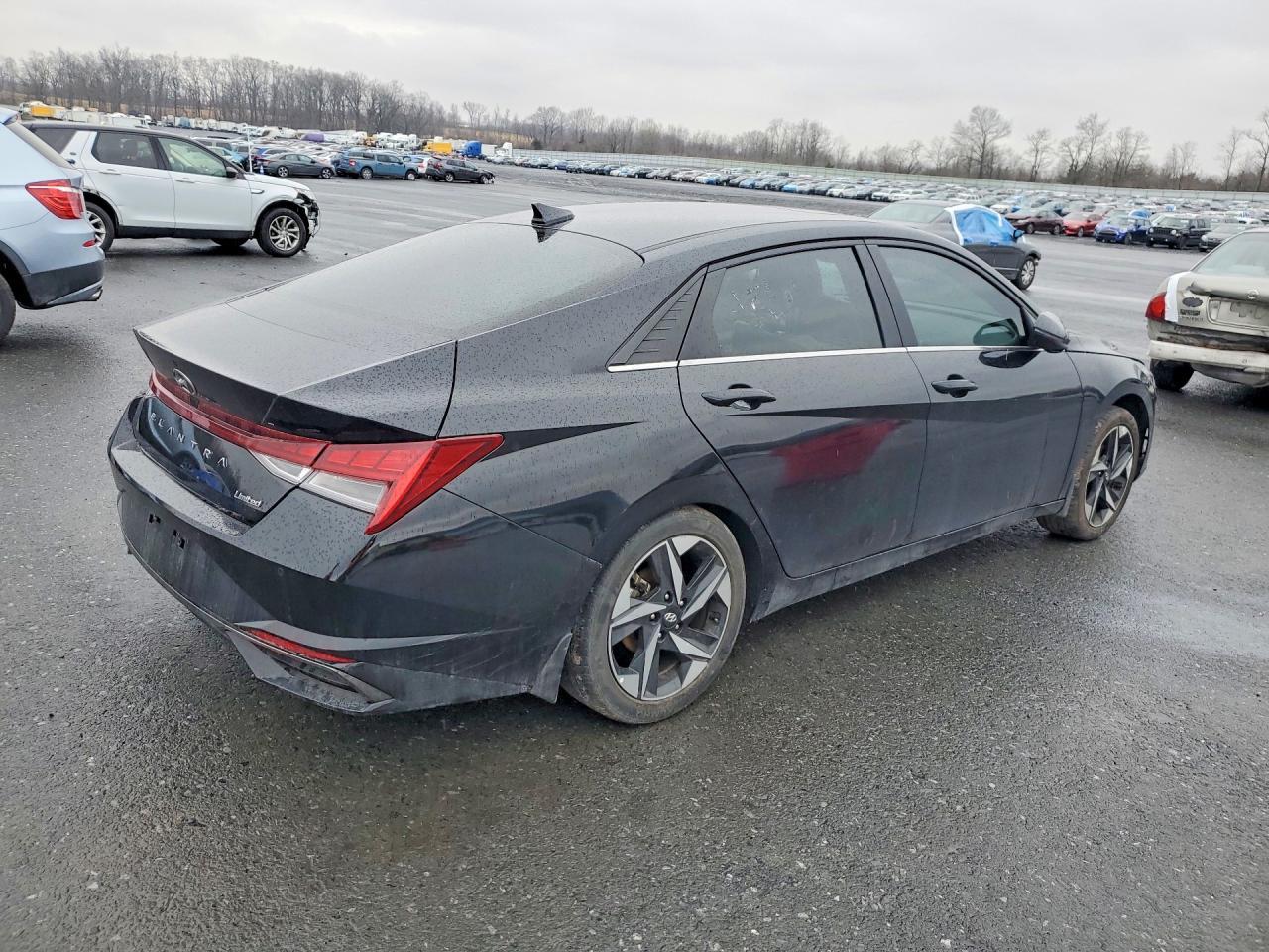 2022 Hyundai Elantra Limited - Фото 3