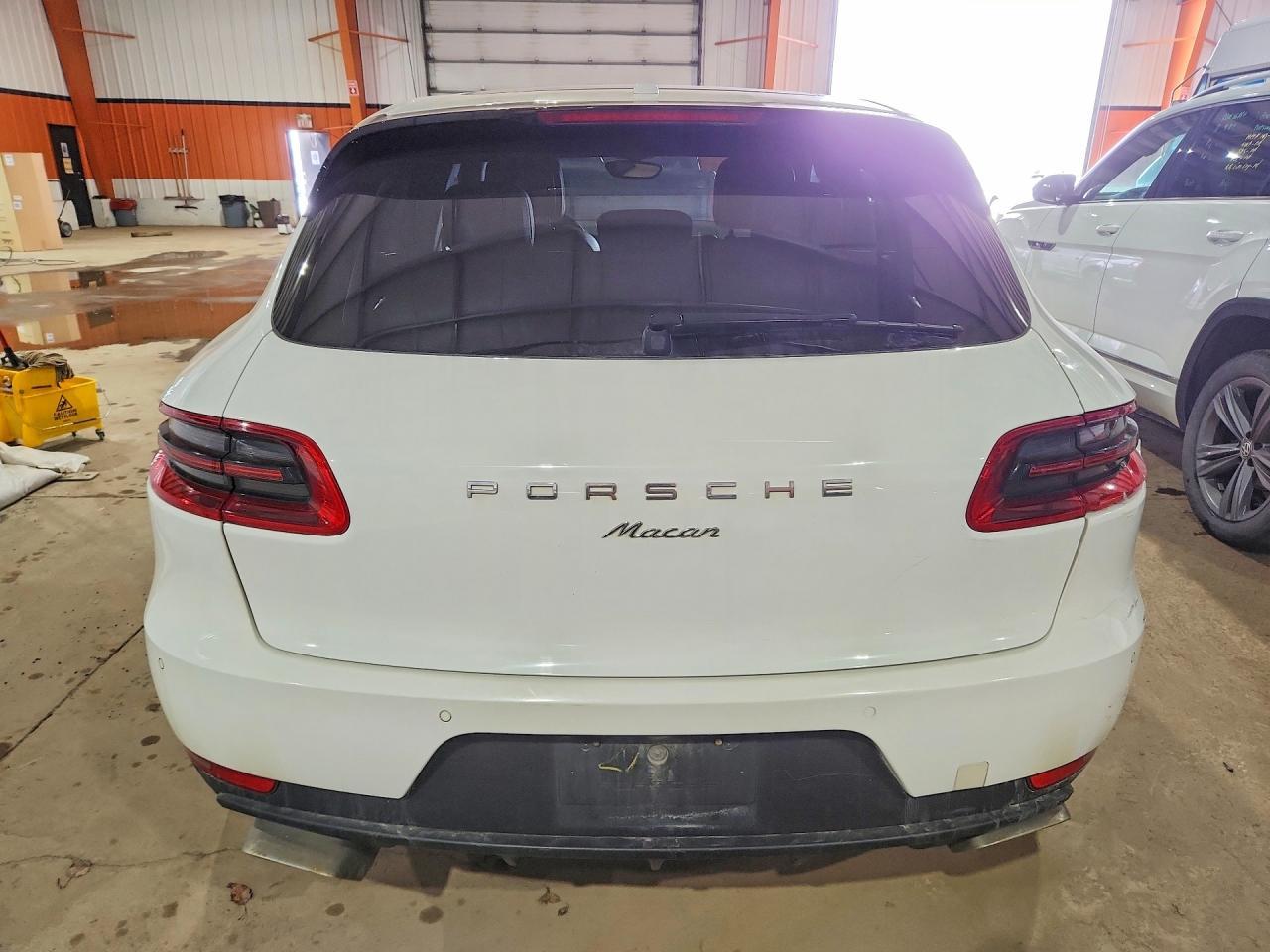 2017 Porsche Macan 4Dr Awd - Фото 6