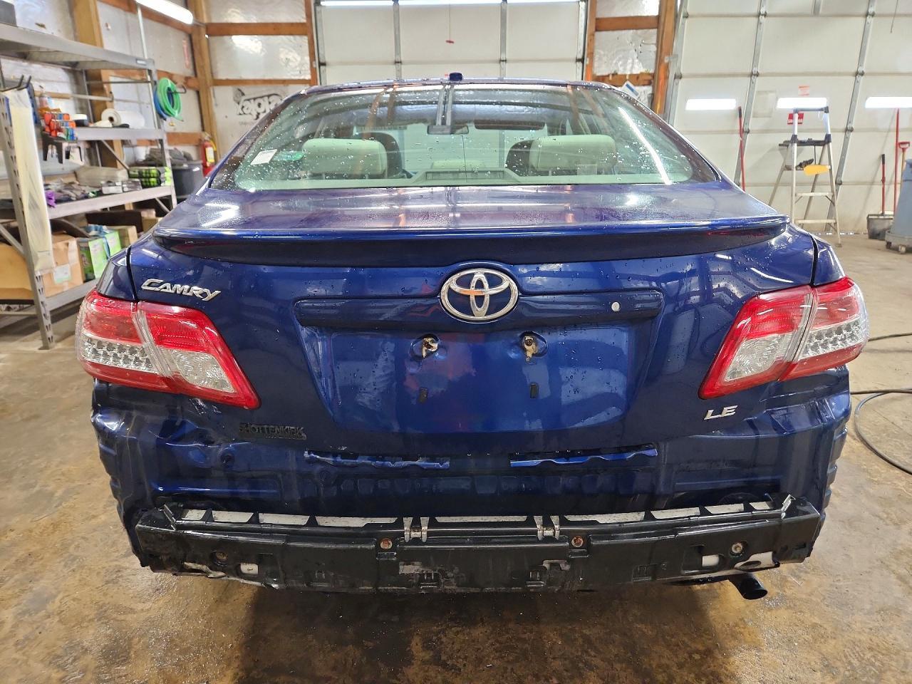 2011 Toyota Camry Le - Image 6