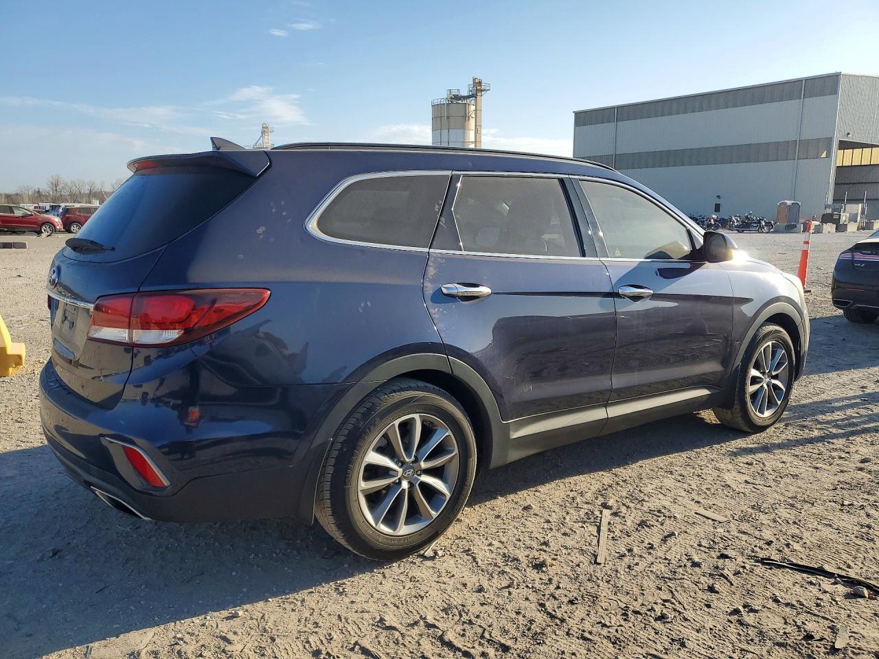 2017 Hyundai Santa Fe Se - Фото 3