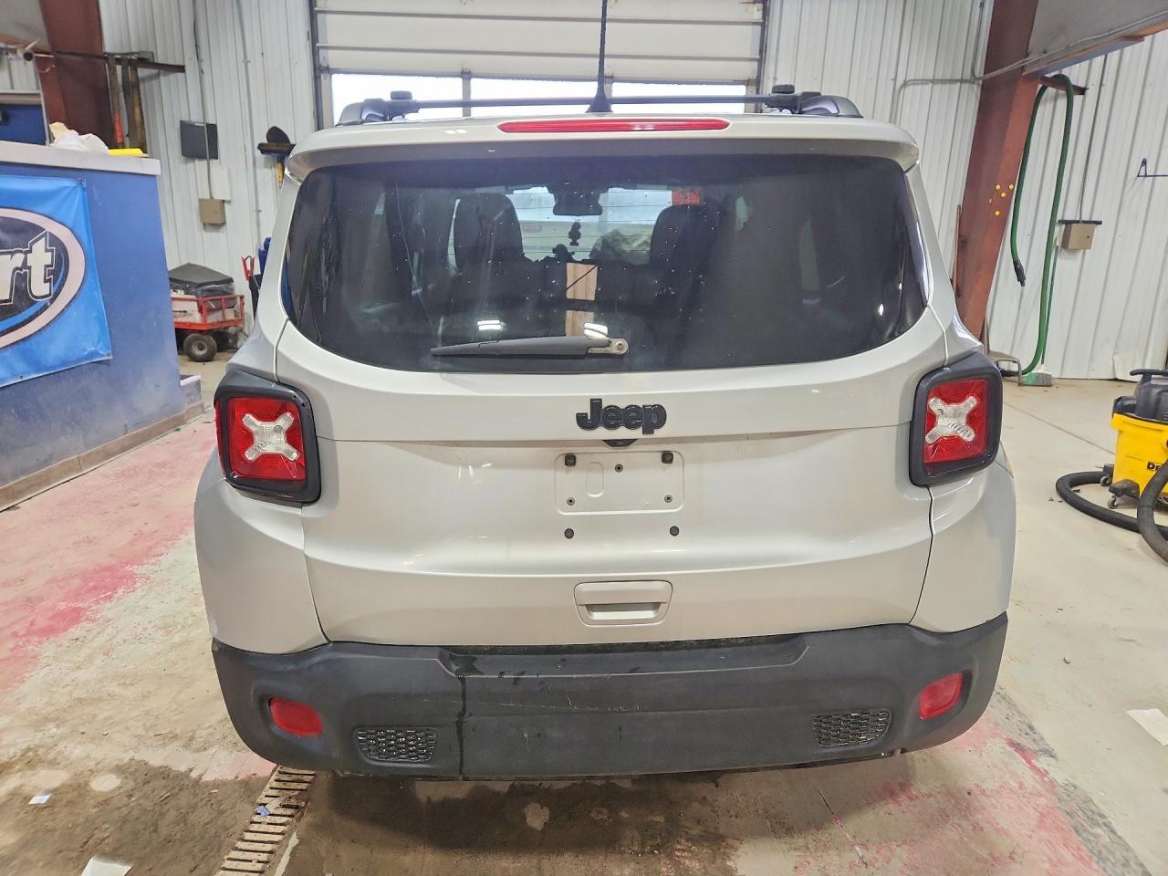 2020 Jeep Renegade Latitude - Image 6