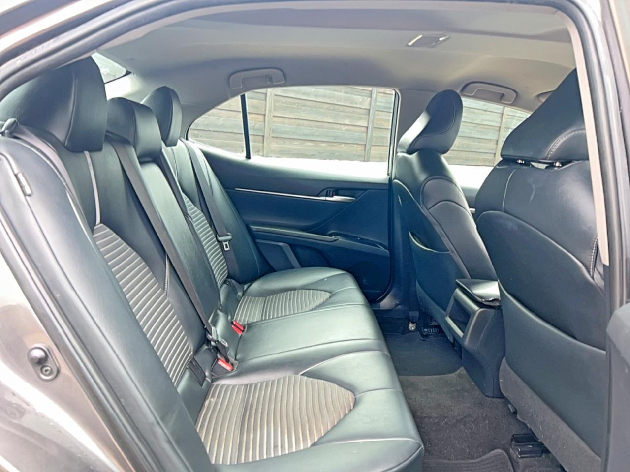 2019 Toyota Camry Se - Image 6