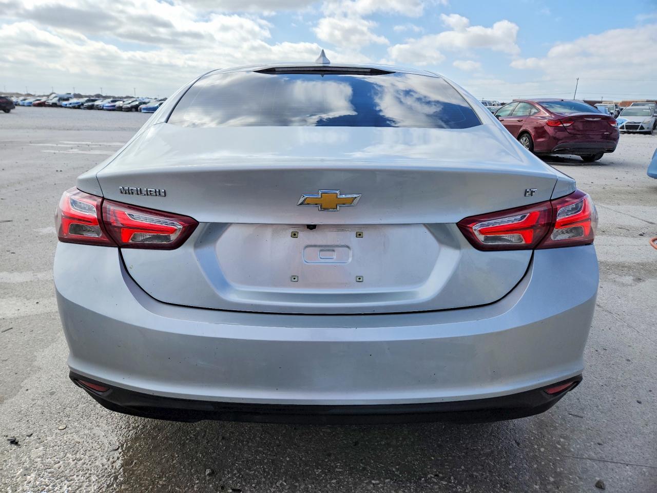 2022 Chevrolet Malibu Lt - Фото 6