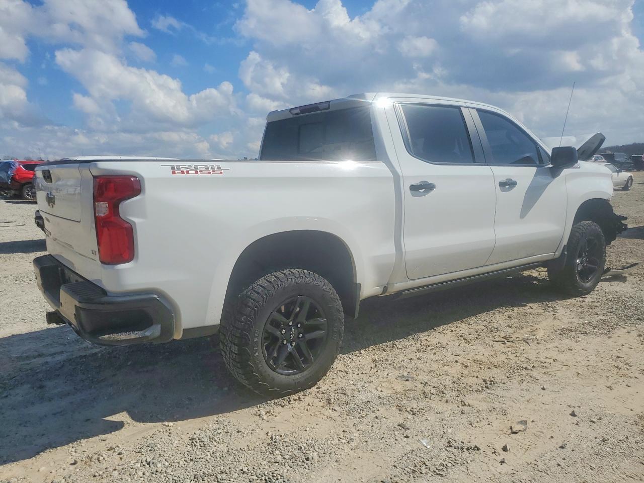 2023 Chevrolet Silverado K1500 Lt Trail Boss - Image 3