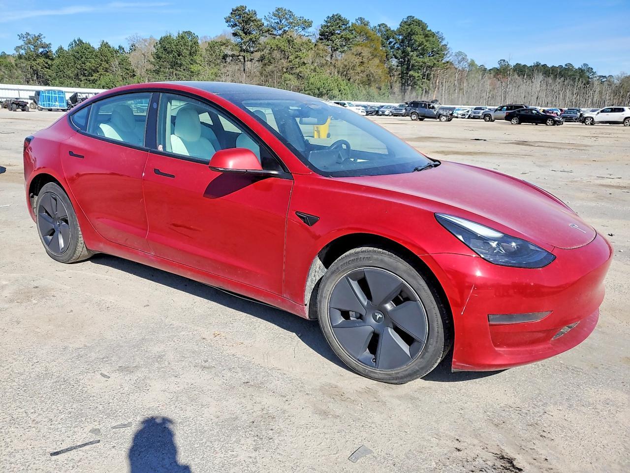 2023 Tesla Model 3 - Фото 4