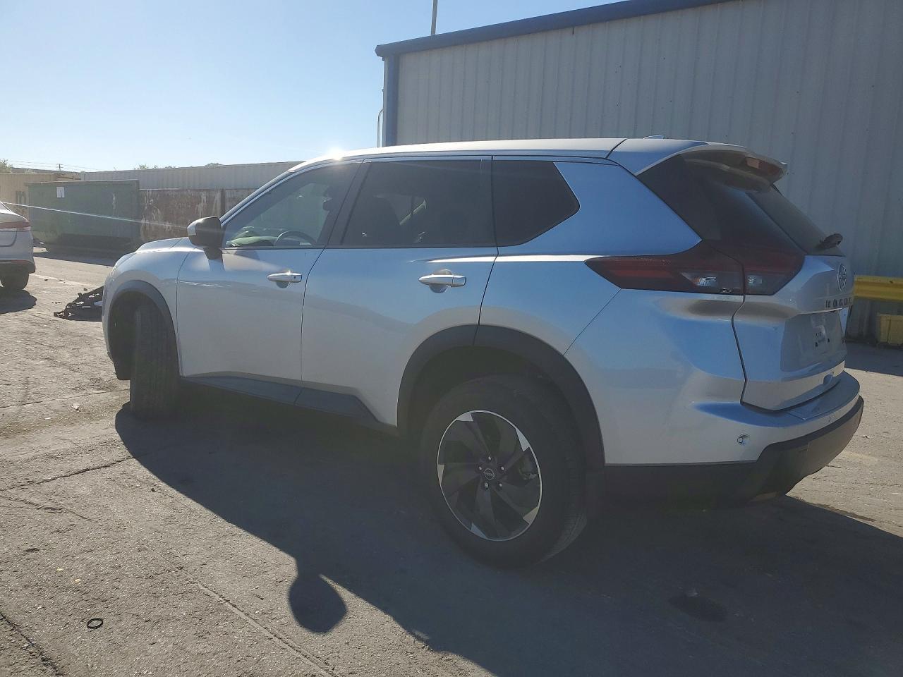2024 Nissan Rogue Sv - Фото 2
