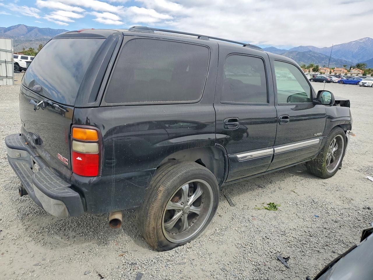 2005 GMC Yukon - Фото 3