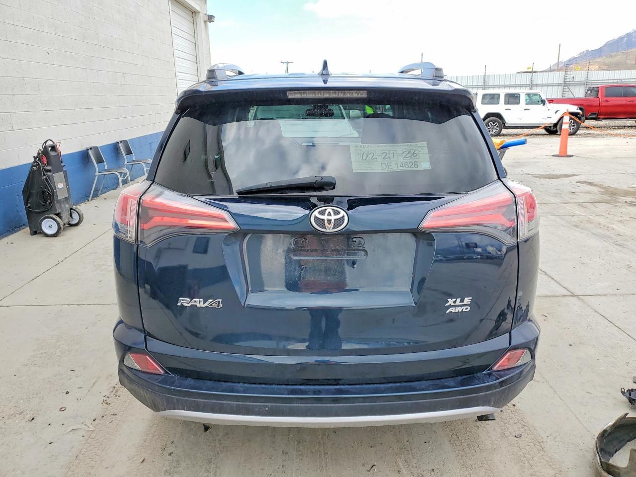 2018 Toyota Rav4 Xle - Image 6