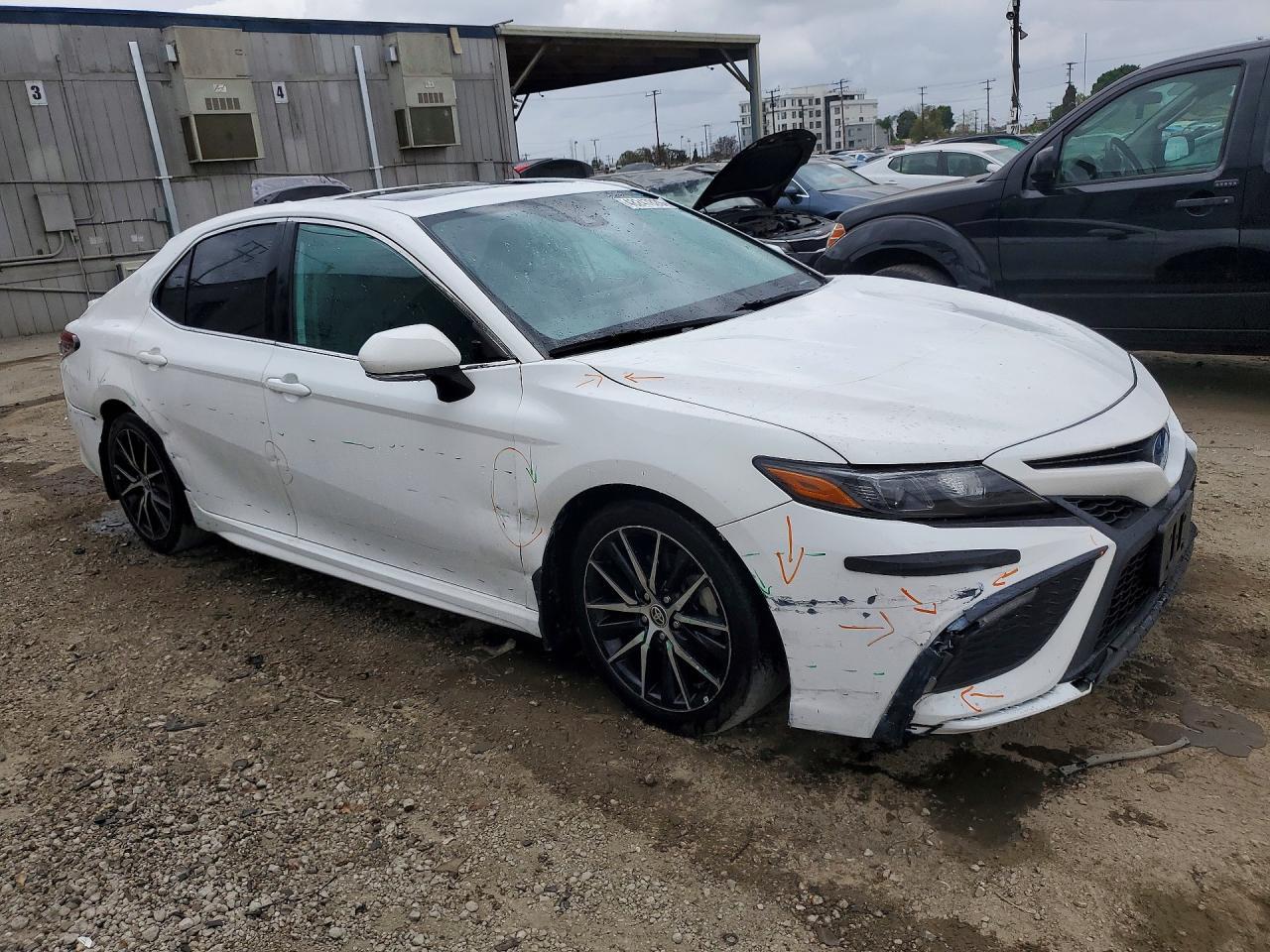 2022 Toyota Camry Hybrid Se - Фото 4