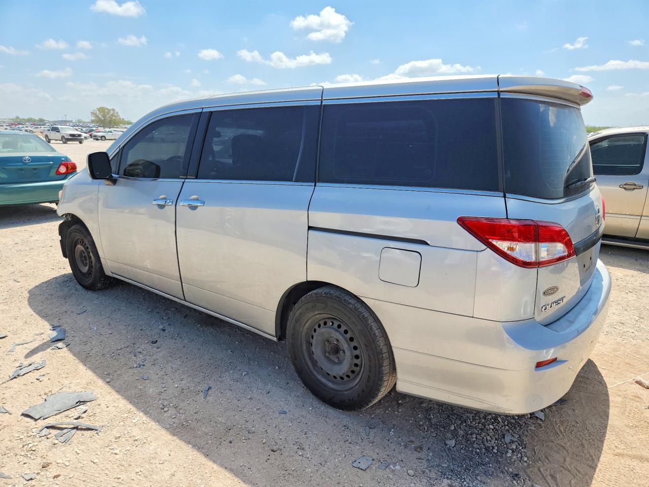2016 Nissan Quest 3.5 S - Фото 2