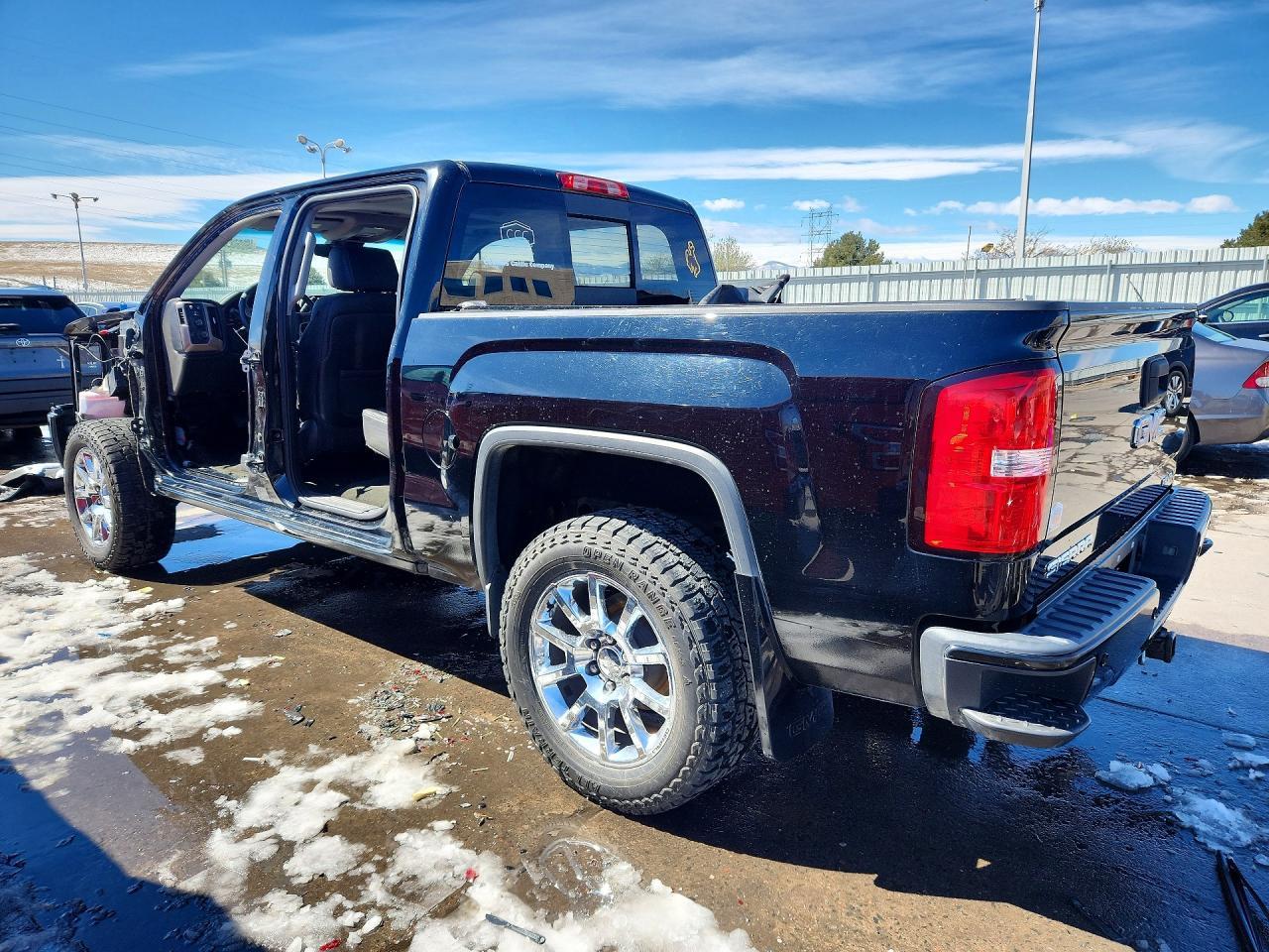 2014 GMC Sierra K1500 Denali - Image 2