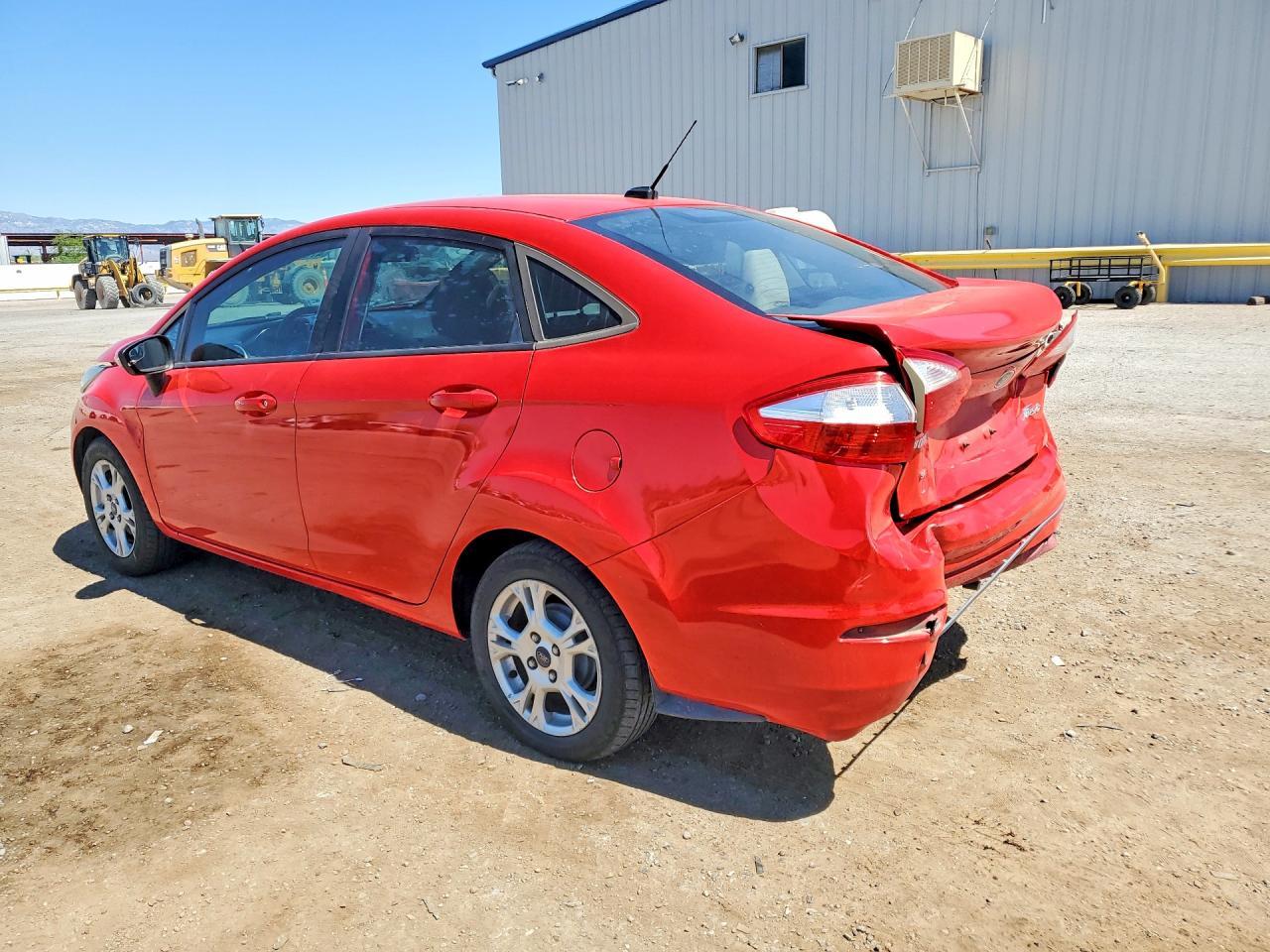 2014 Ford Fiesta Se - Фото 2