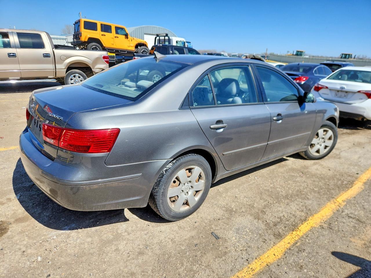 2010 Hyundai Sonata Gls - Image 3