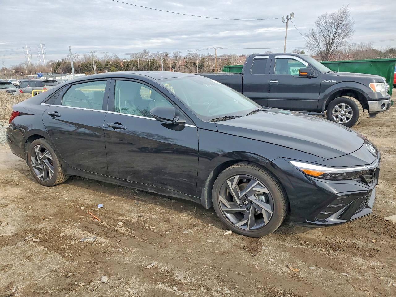 2025 Hyundai Elantra Hybrid Limited - Image 4