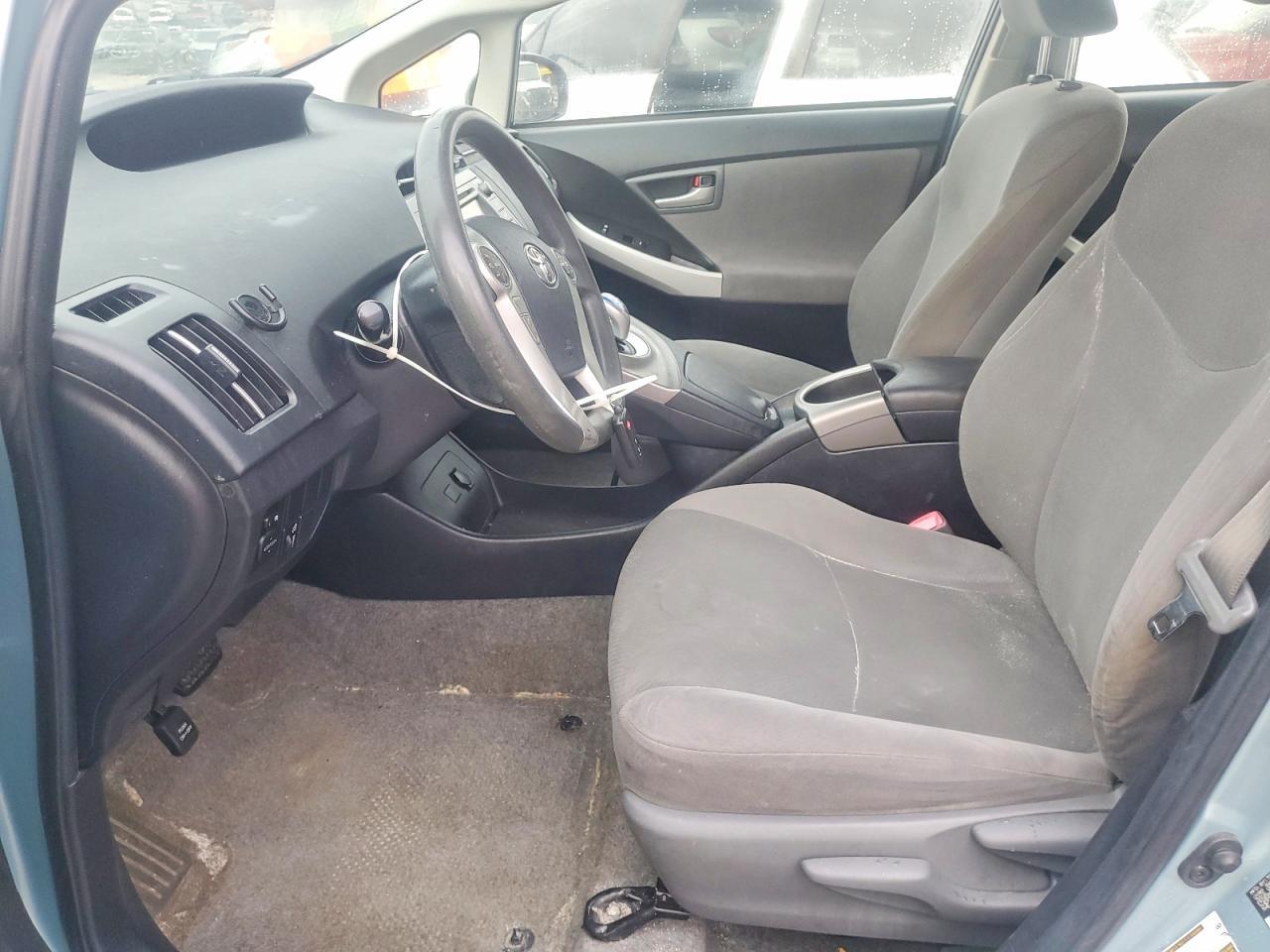 2013 Toyota Prius Two - Фото 7